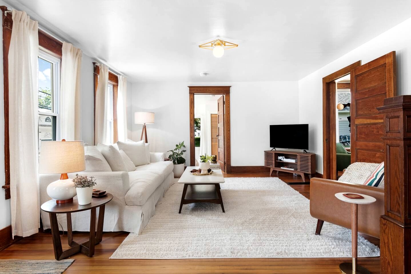 Vintage-Inspired Retreat with Unique Cozy Touches in Bovina, New York