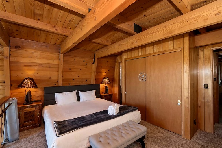 Cabins (United States of America, Big Bear Lake, California)