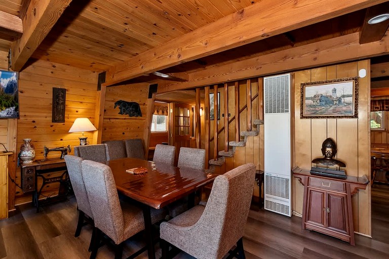 Cabins (United States of America, Big Bear Lake, California)