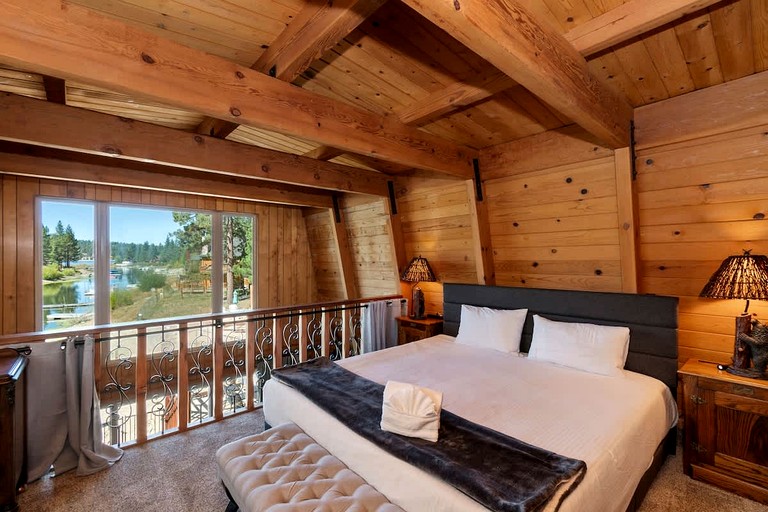 Cabins (United States of America, Big Bear Lake, California)