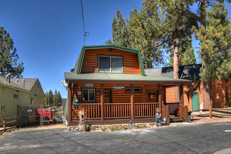 Cabins (United States of America, Big Bear Lake, California)