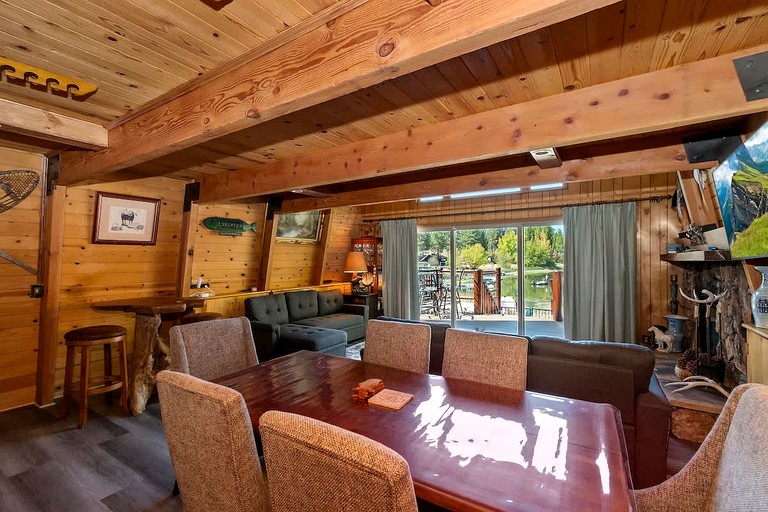 Cabins (United States of America, Big Bear Lake, California)