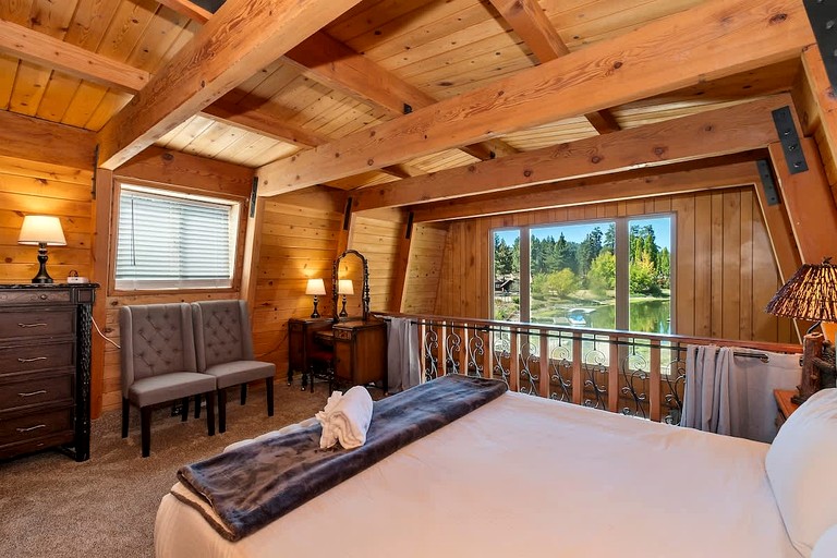 Cabins (United States of America, Big Bear Lake, California)