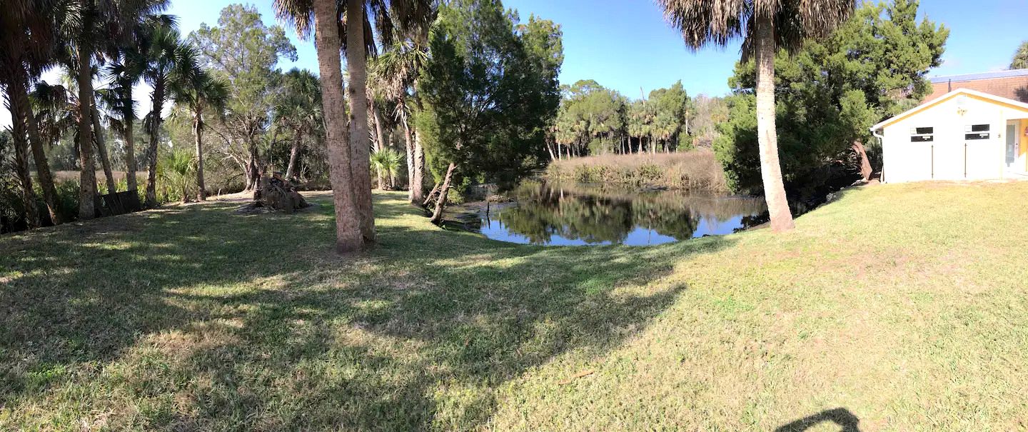 Cozy Calm Cottage with Lake Access in Weeki Wachee, Florida