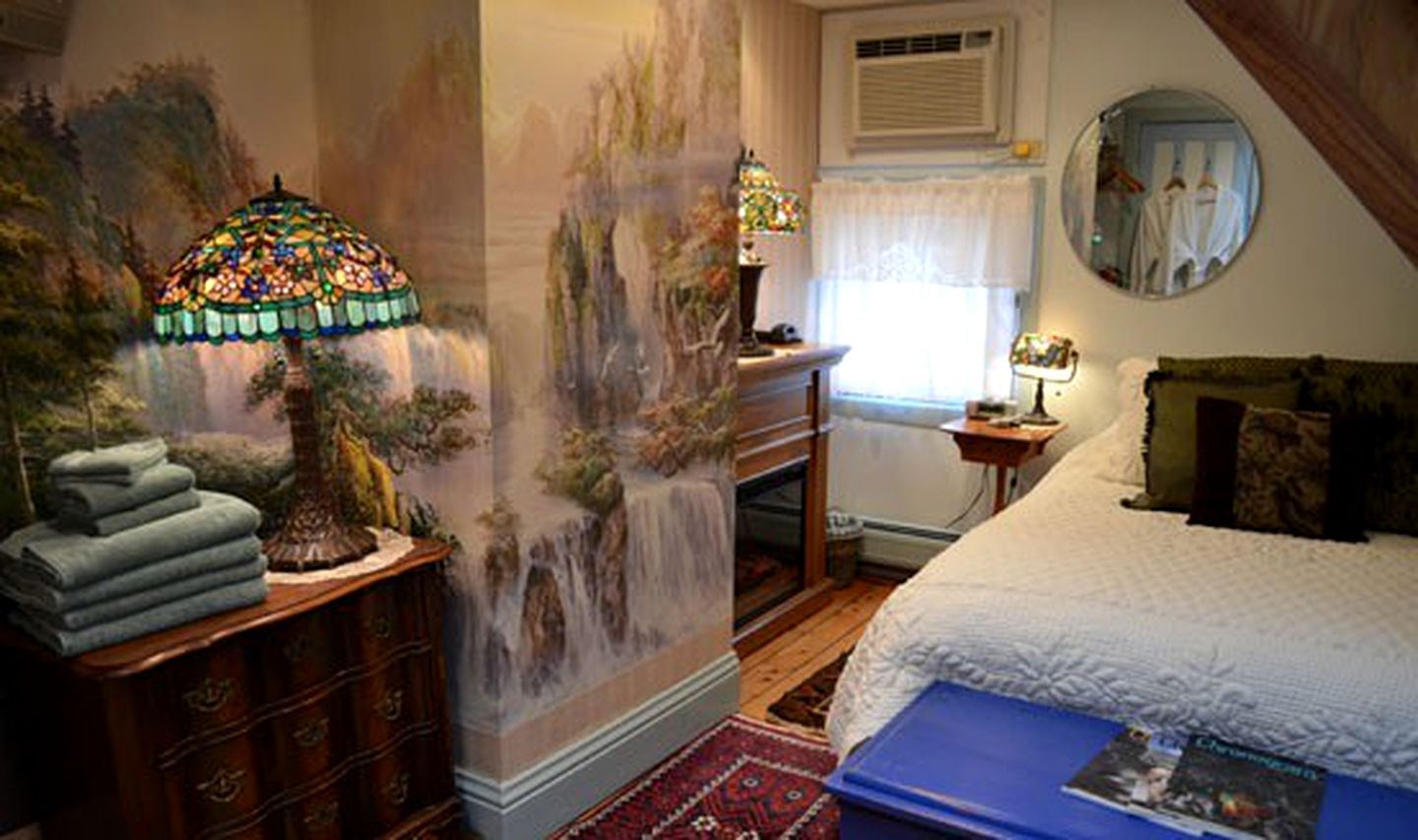 Vintage Vacation Rental near Rhinebeck in Saugerties, New York