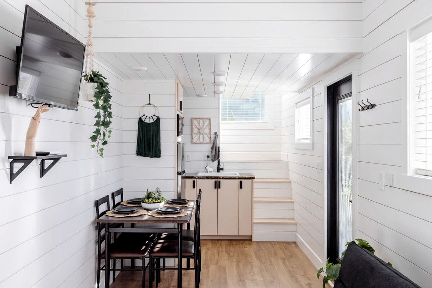 Vistas of Zion: Tiny Home Sanctuary with Unforgettable Views in Apple Valley