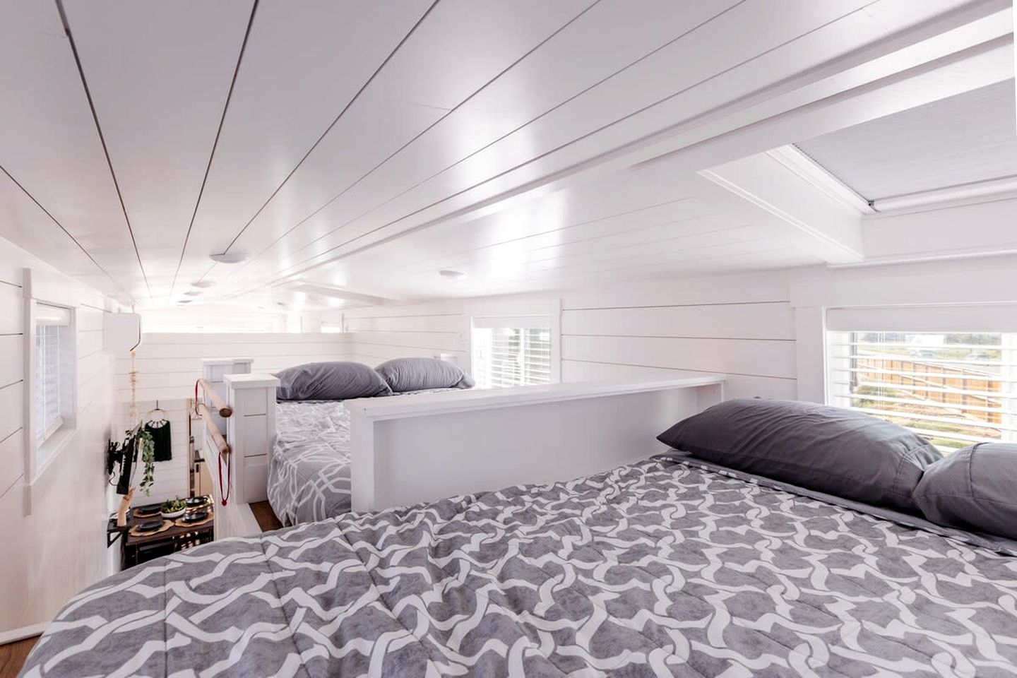 Vistas of Zion: Tiny Home Sanctuary with Unforgettable Views in Apple Valley