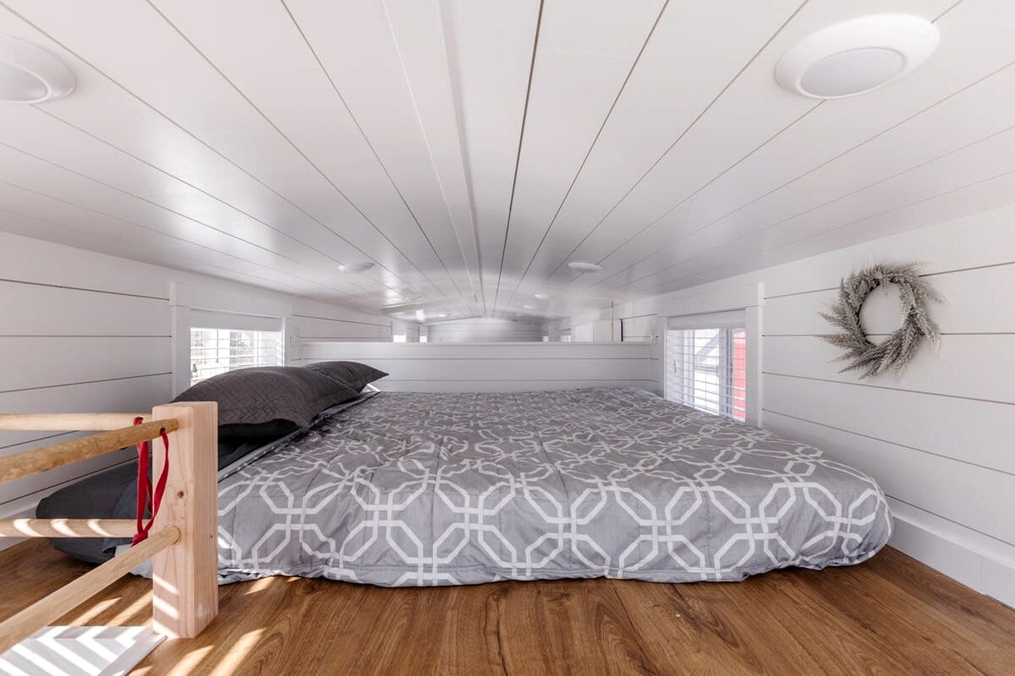 Vistas of Zion: Tiny Home Sanctuary with Unforgettable Views in Apple Valley