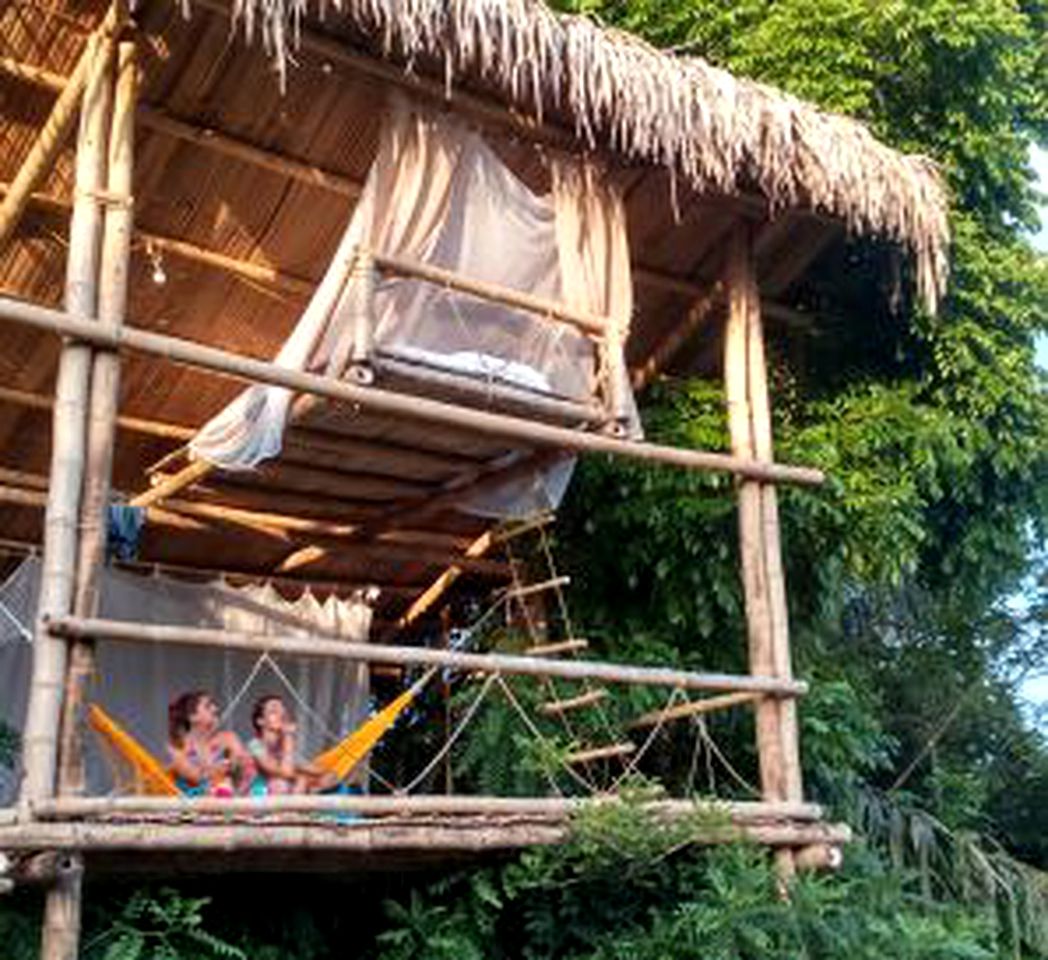 Spacious Bamboo Tree House for a Unique Getaway near Manglaralto Beach, Ecuador