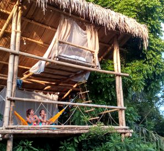 Tree Houses (Montañita, Santa Elena, Ecuador)