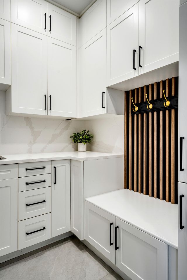 Sophisticated Shoreline Retreat with Sunset Patio & Poolside Lounging in Ontario, Canada