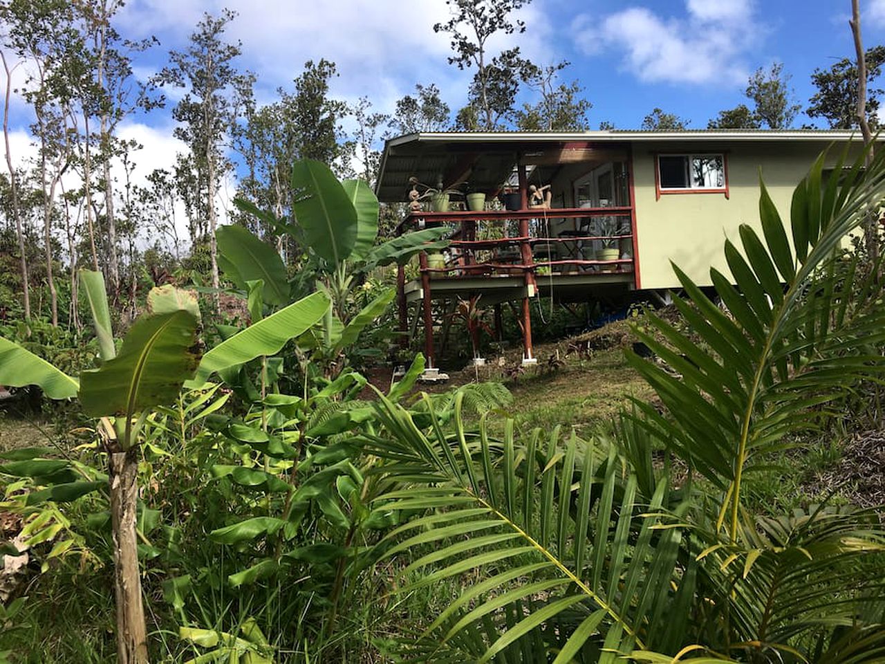 Amazing Eco-Friendly Cabin for Two near Volcano National Park, Hawaii