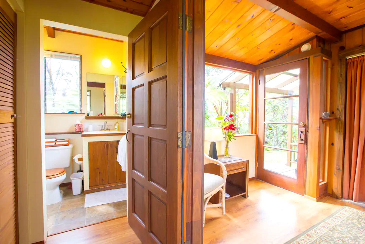 Intimate and Secluded Rainforest Retreat near Volcanoes National Park, Hawaii