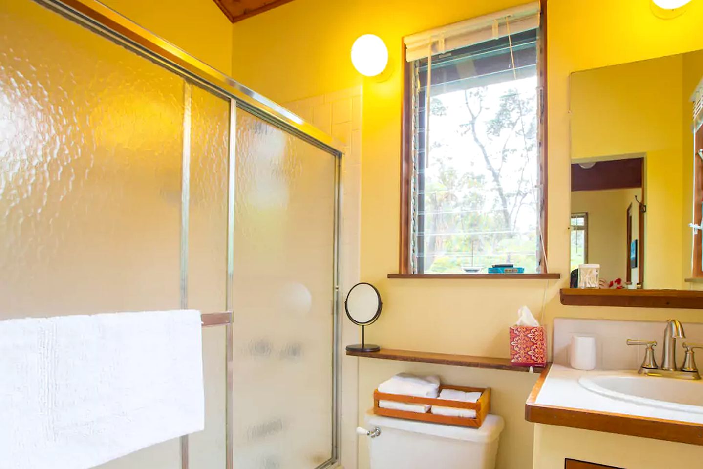 Intimate and Secluded Rainforest Retreat near Volcanoes National Park, Hawaii