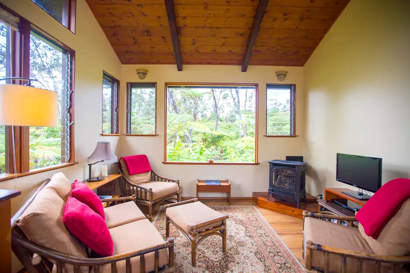 Intimate and Secluded Rainforest Retreat near Volcanoes National Park, Hawaii