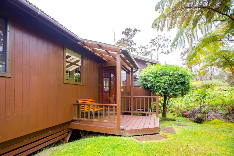 Cabins (Volcano, Hawaii, United States)