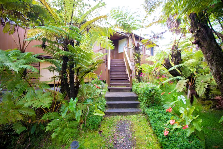 Cabins (Volcano, Hawaii, United States)