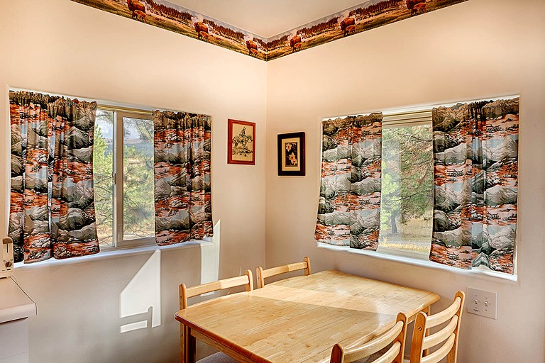 RU Vortex Vacation Rentals Homestead Cabin, Cabins, Oroville