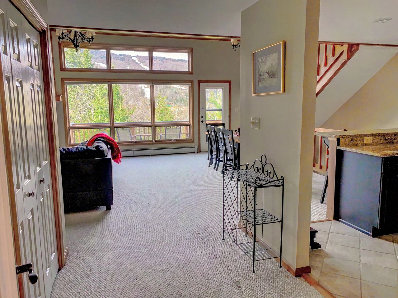 W1 Cozy and Comfortable Bretton Woods Condo with Ski Slope Views Fireplace in Carroll, NH