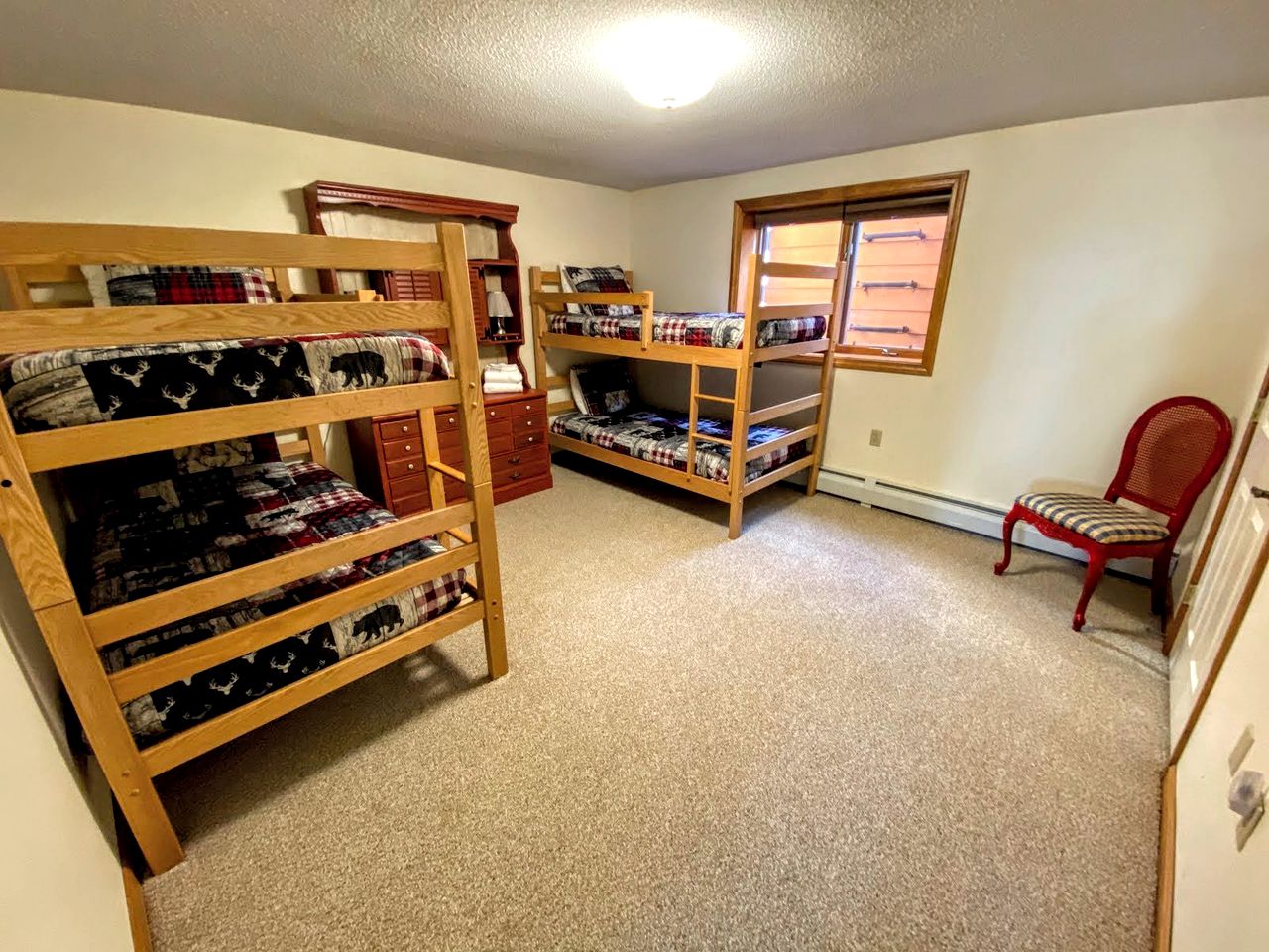 Bright Mount Washington Cabin for a Vacation in New Hampshire