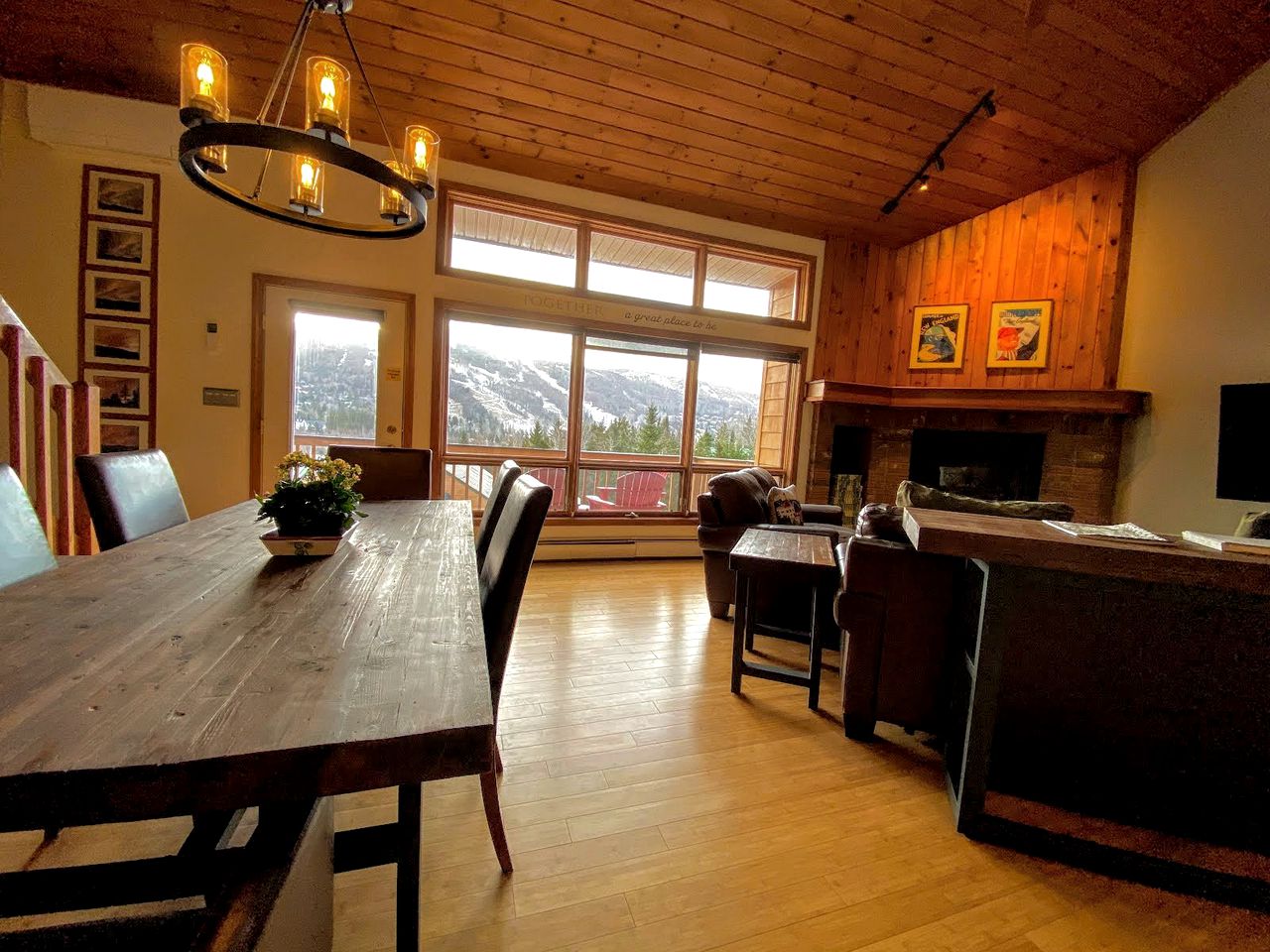 Bright Mount Washington Cabin for a Vacation in New Hampshire