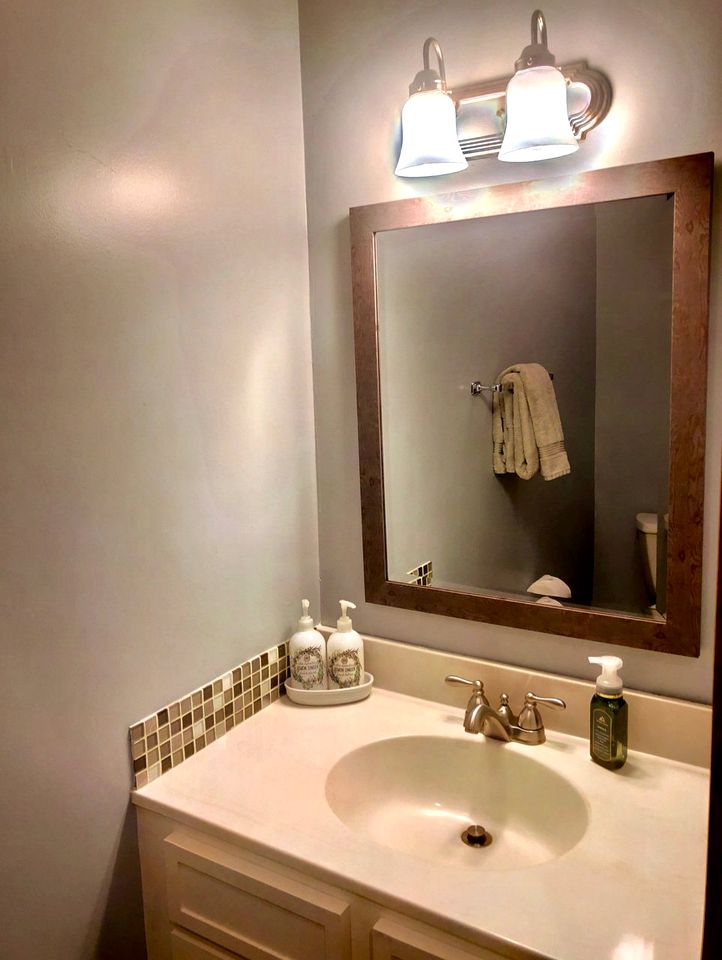 Bright Mount Washington Cabin for a Vacation in New Hampshire