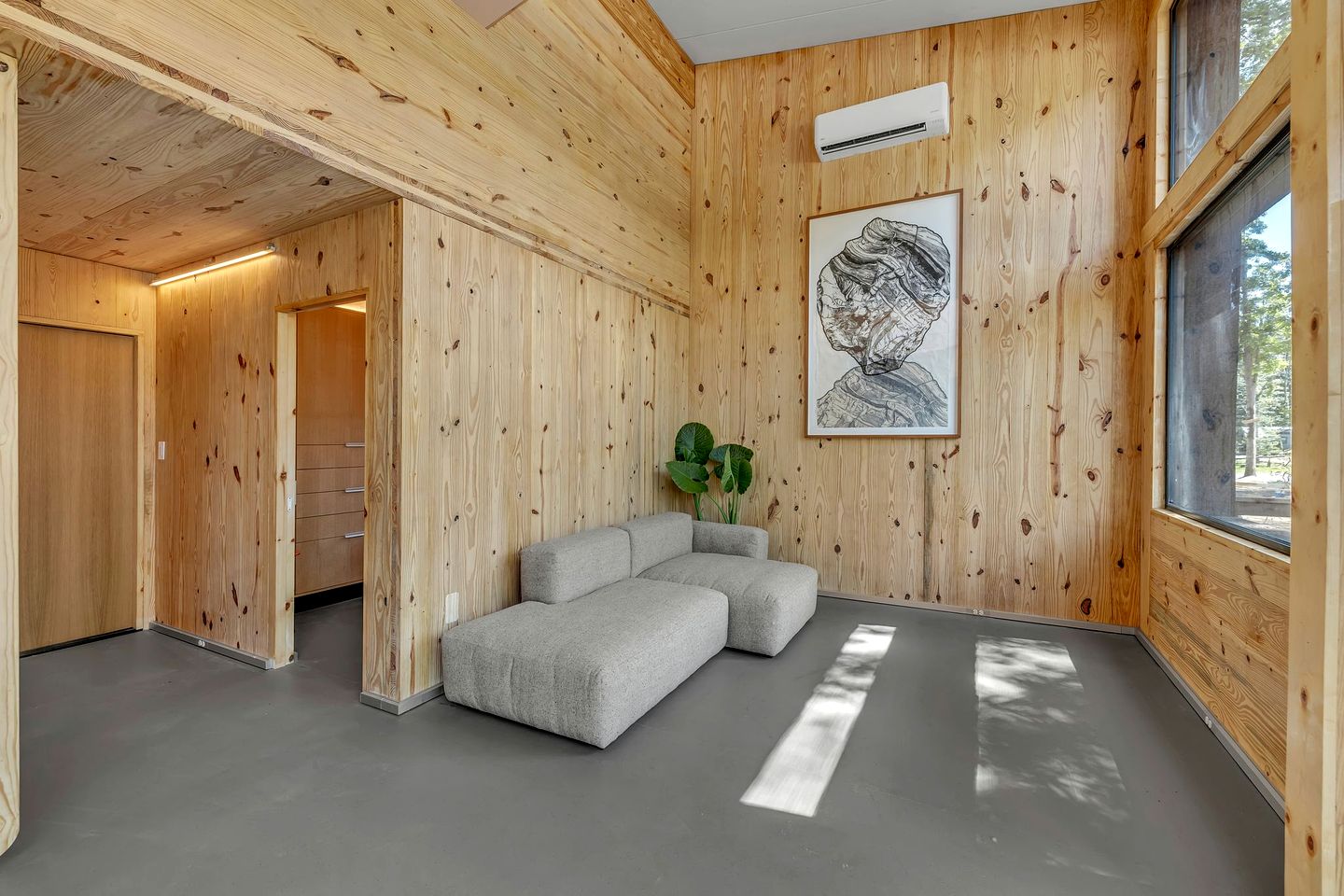 Serene Modern Tiny Home with Fiery Gizzard Reservoir Views Near Tracy City | Tennessee