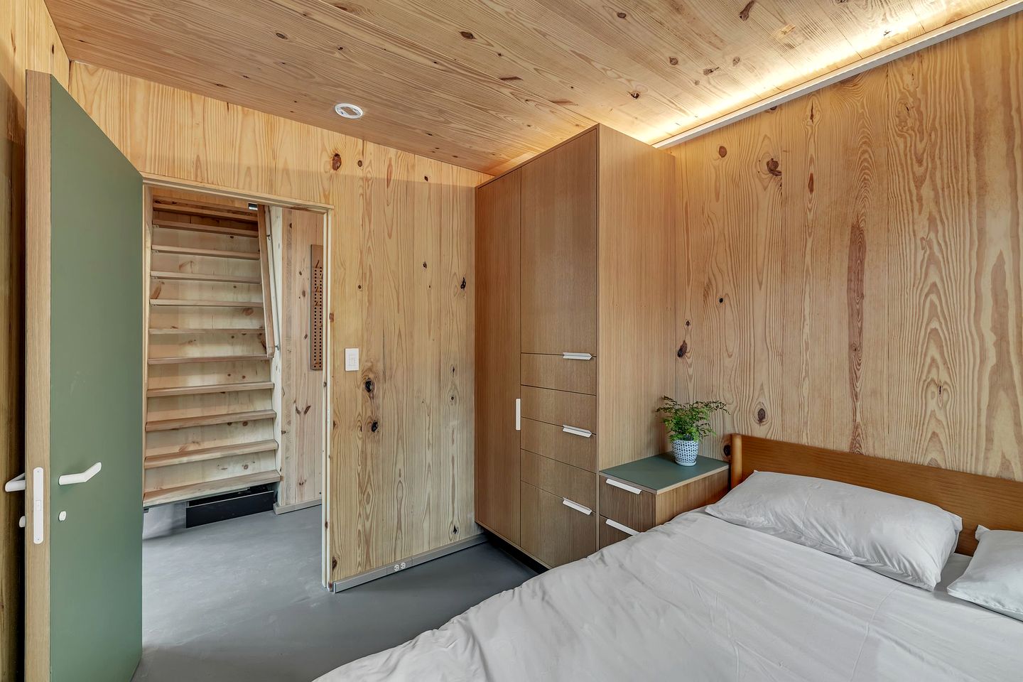 Serene Modern Tiny Home with Fiery Gizzard Reservoir Views Near Tracy City | Tennessee