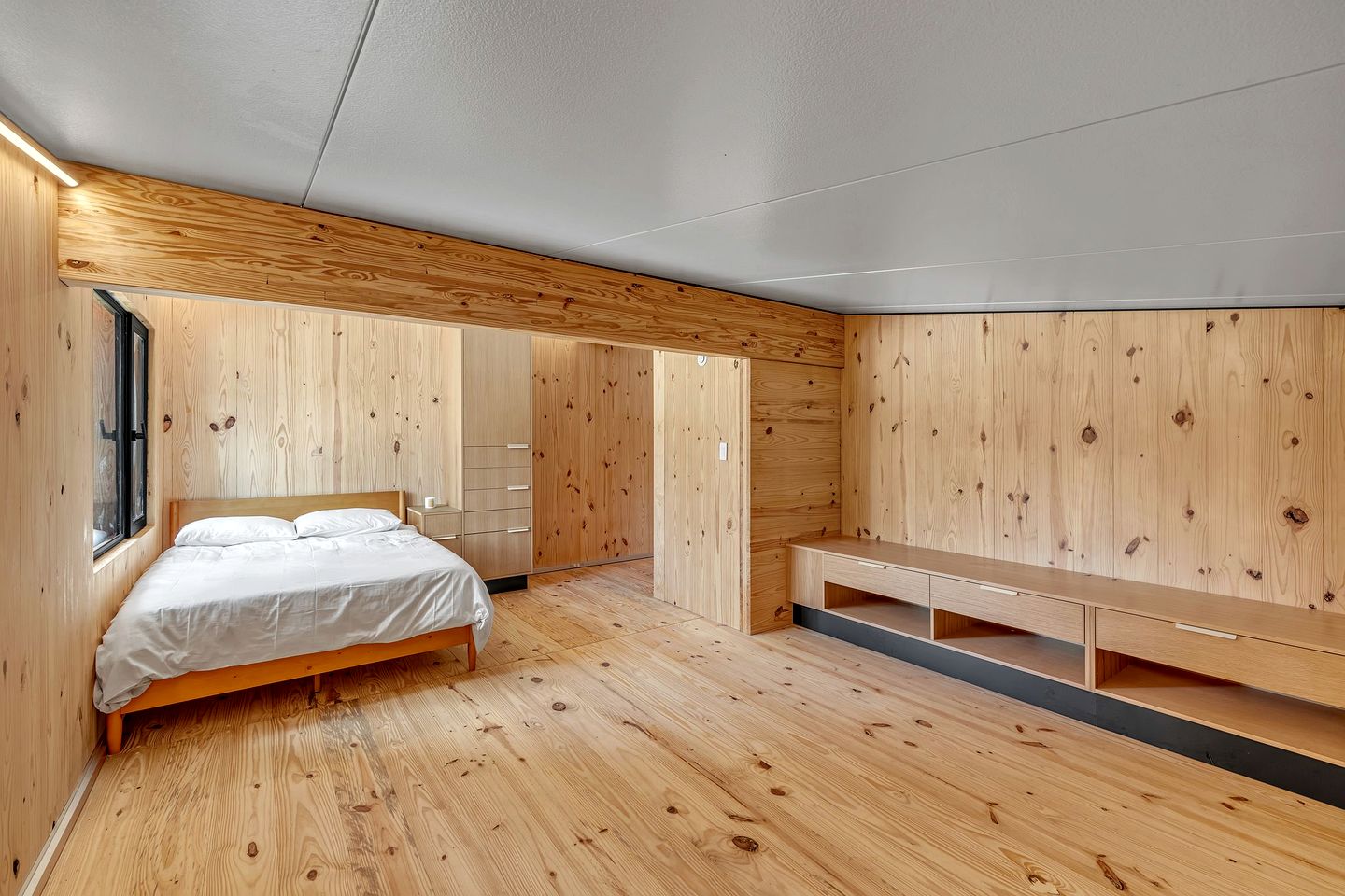 Serene Modern Tiny Home with Fiery Gizzard Reservoir Views Near Tracy City | Tennessee