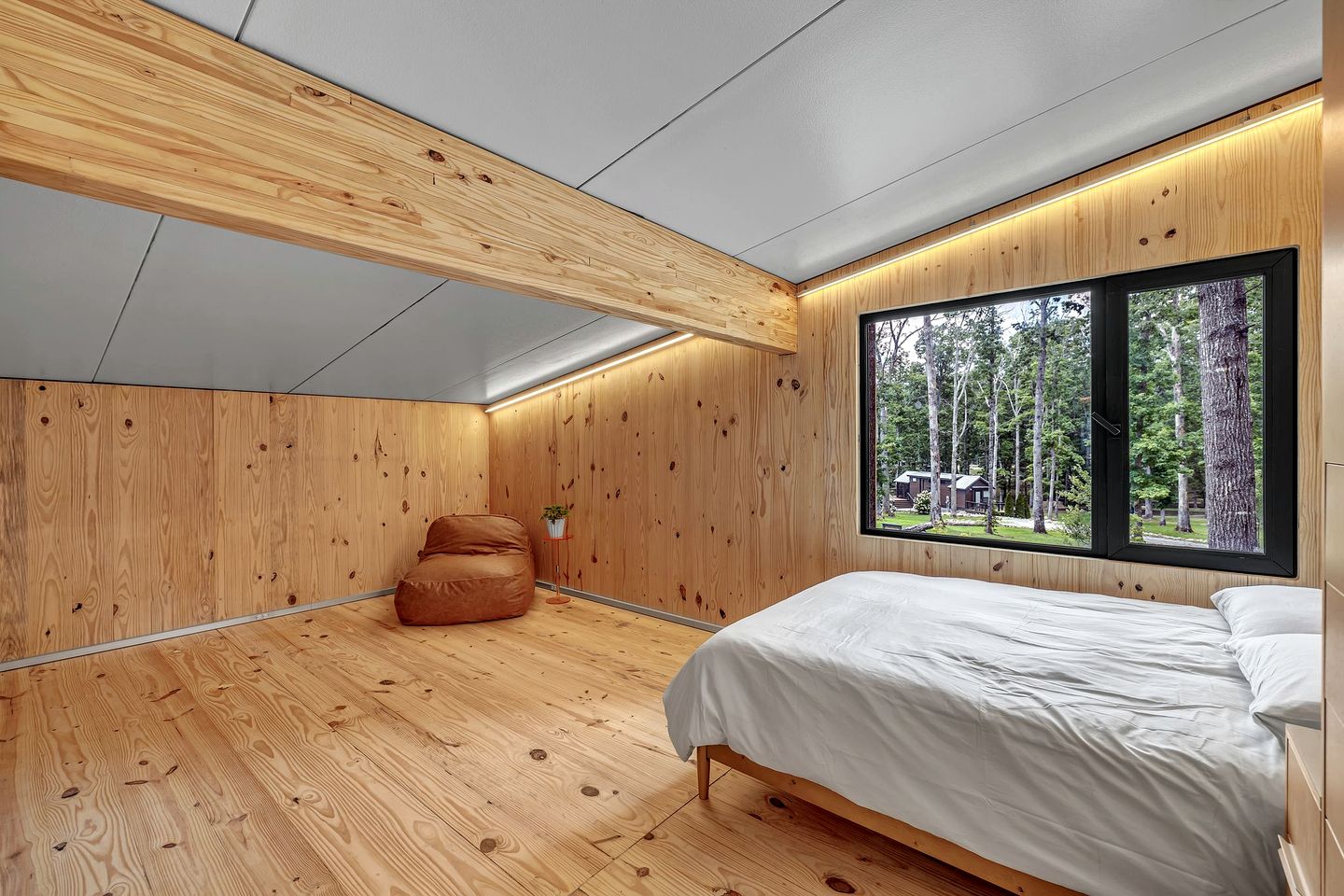 Serene Modern Tiny Home with Fiery Gizzard Reservoir Views Near Tracy City | Tennessee