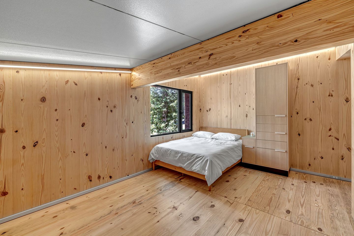 Serene Modern Tiny Home with Fiery Gizzard Reservoir Views Near Tracy City | Tennessee