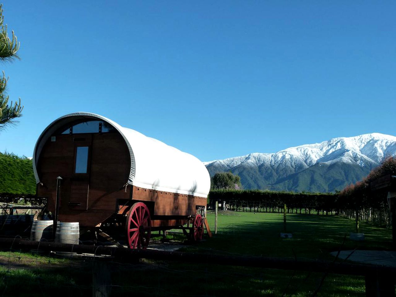 Caboose Accommodation with Stunning Views of Mount Fyffe in Kaikoura, New Zealand