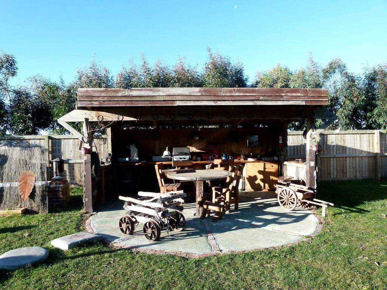 Caboose Accommodation with Stunning Views of Mount Fyffe in Kaikoura, New Zealand