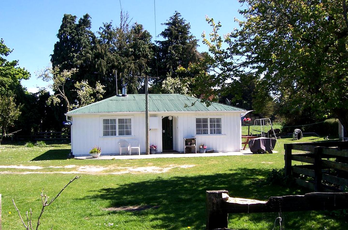 Charming Family-Friendly Cottage on an Organic Farm near Kaikoura, New Zealand