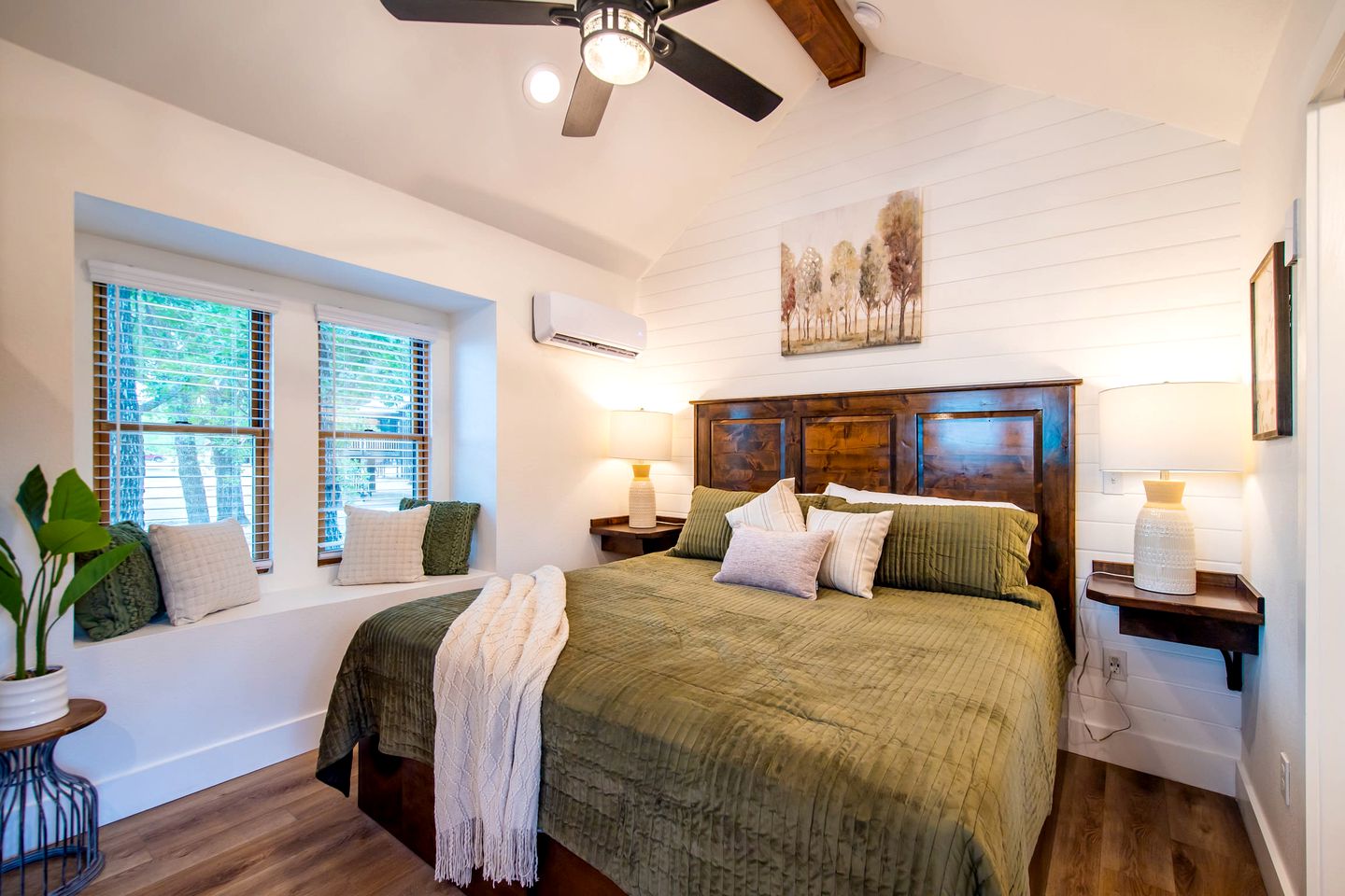 Restful Weekends For Two in Waco, Texas, at this Charming Glamping Cabin