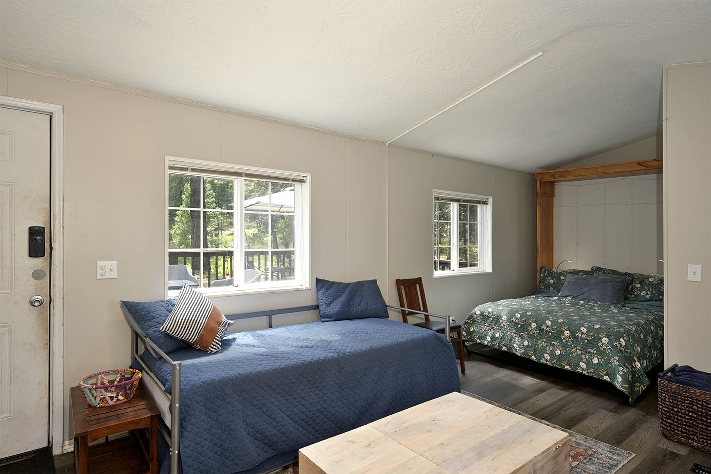 Cozy Cabin Escape with Pond, Creek & Firepit in Mount Shasta, California