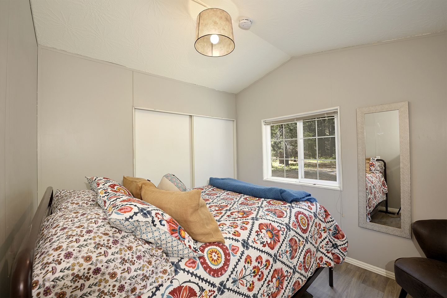 Cozy Cabin Escape with Pond, Creek & Firepit in Mount Shasta, California