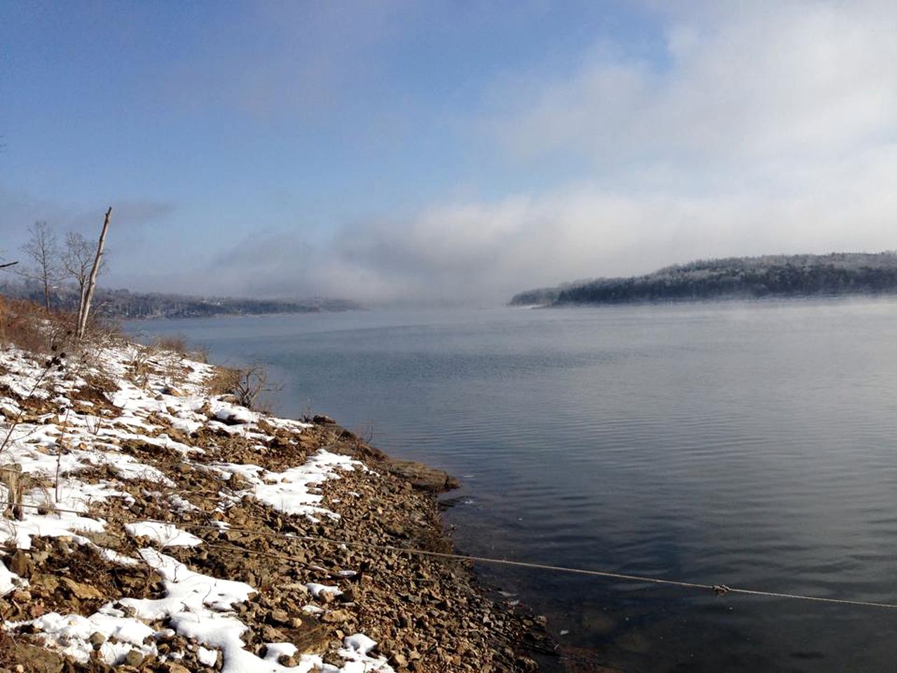 Romantic Waterfront Cabin Rental for Couples on the Banks of Lake Norfolk, Arkansas