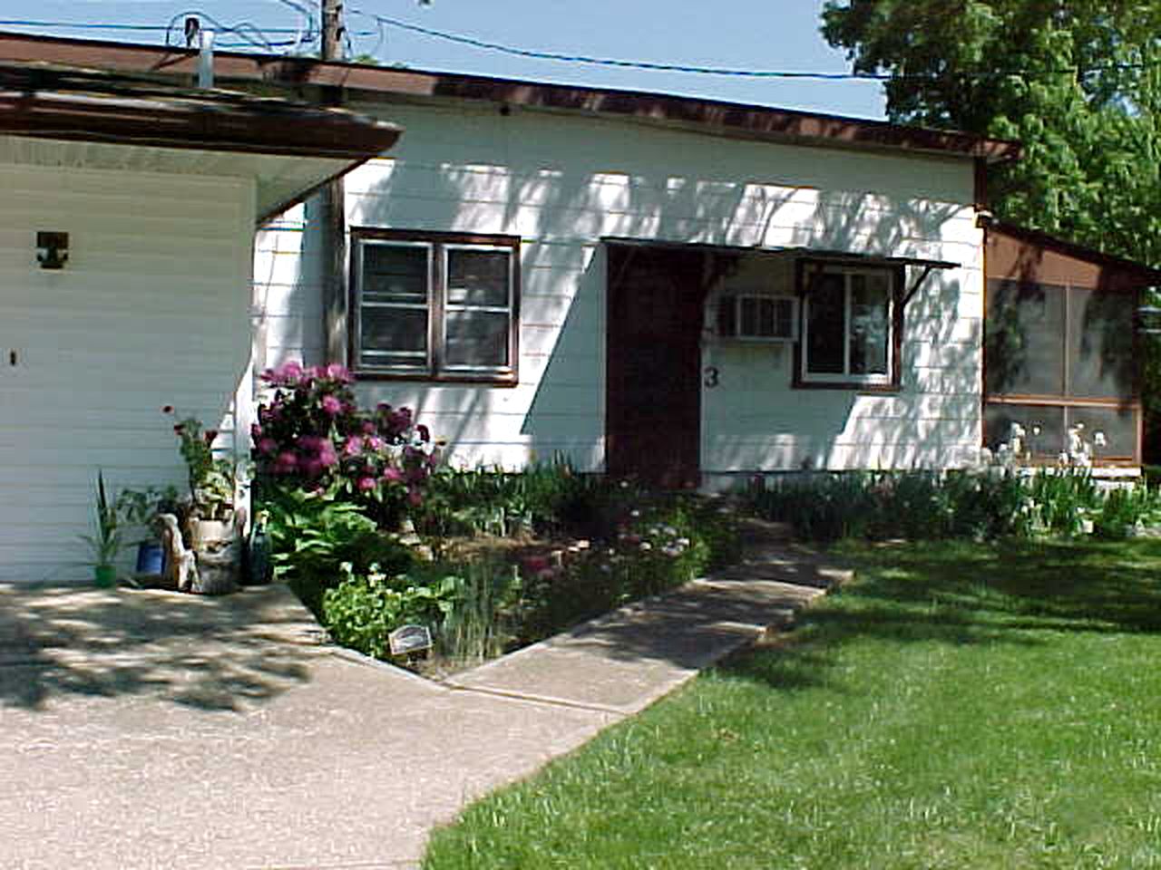 Cabins (Gamaliel, Arkansas, United States)