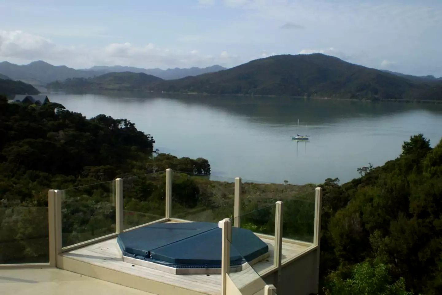 Secluded Beach Cabin near the Bay of Islands, New Zealand