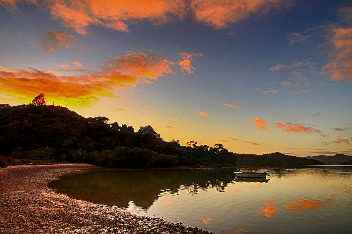 Secluded Beach Cabin near the Bay of Islands, New Zealand