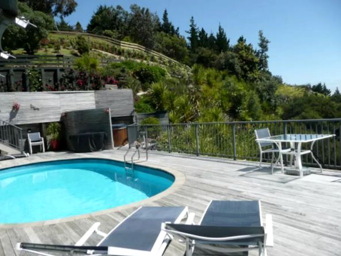 Nature Lodges (Whangaroa, North Island, New Zealand)