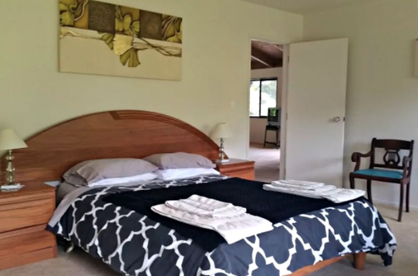 Peaceful Cabin Getaway Surrounded by Breathtaking Nature in Opononi, North Island