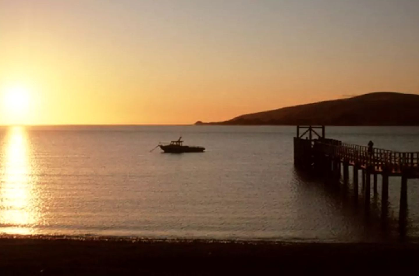 Peaceful Cabin Getaway Surrounded by Breathtaking Nature in Opononi, North Island