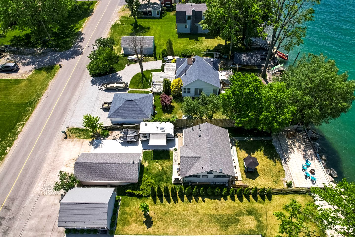 Stunning Cottage with Nice Views and Fire Pit in Leamington, Ontario