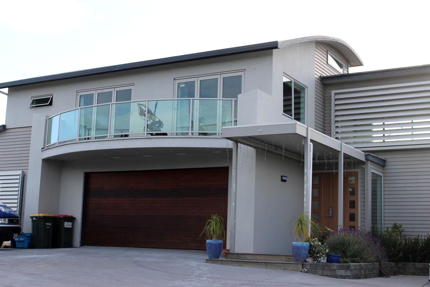 Romantic Getaway Accommodation with Breathtaking Views in Waitoki, North Island