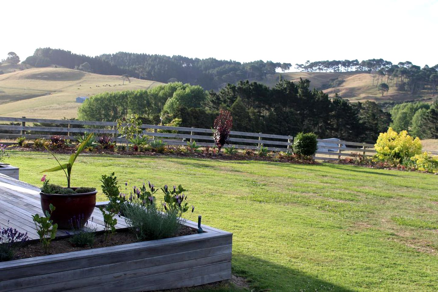 Romantic Getaway Accommodation with Breathtaking Views in Waitoki, North Island