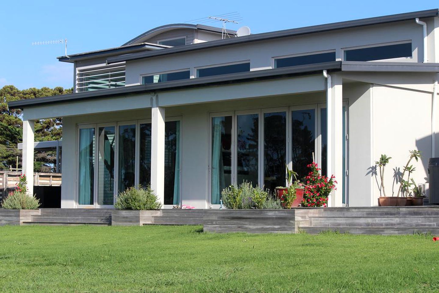 Nature Lodges (Waitoki, North Island, New Zealand)