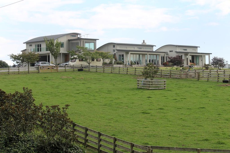 Nature Lodges (Waitoki, North Island, New Zealand)