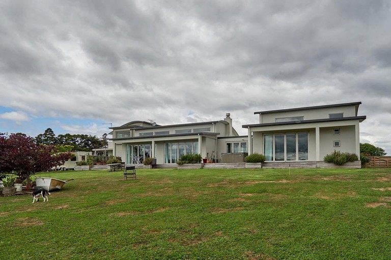 Nature Lodges (Waitoki, North Island, New Zealand)